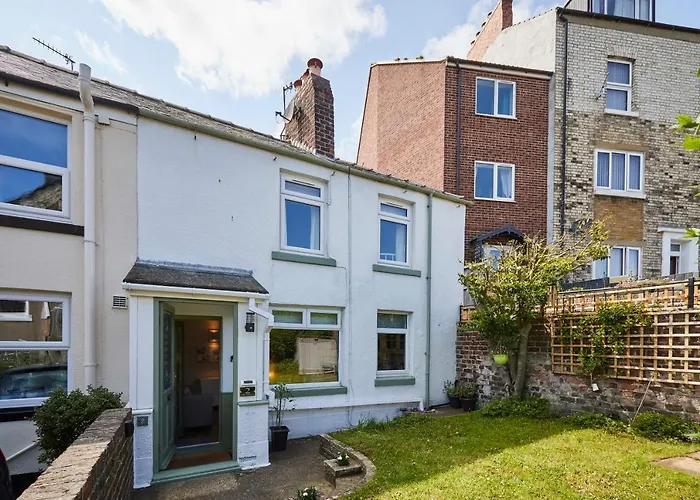 Host & - Hope Holiday home Whitby